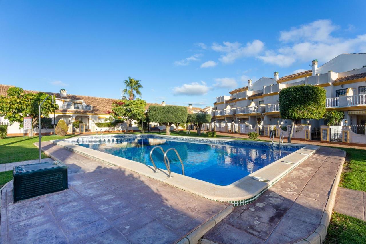 Pool-Side Townhouse In Cabo Roig Orihuela Exterior foto