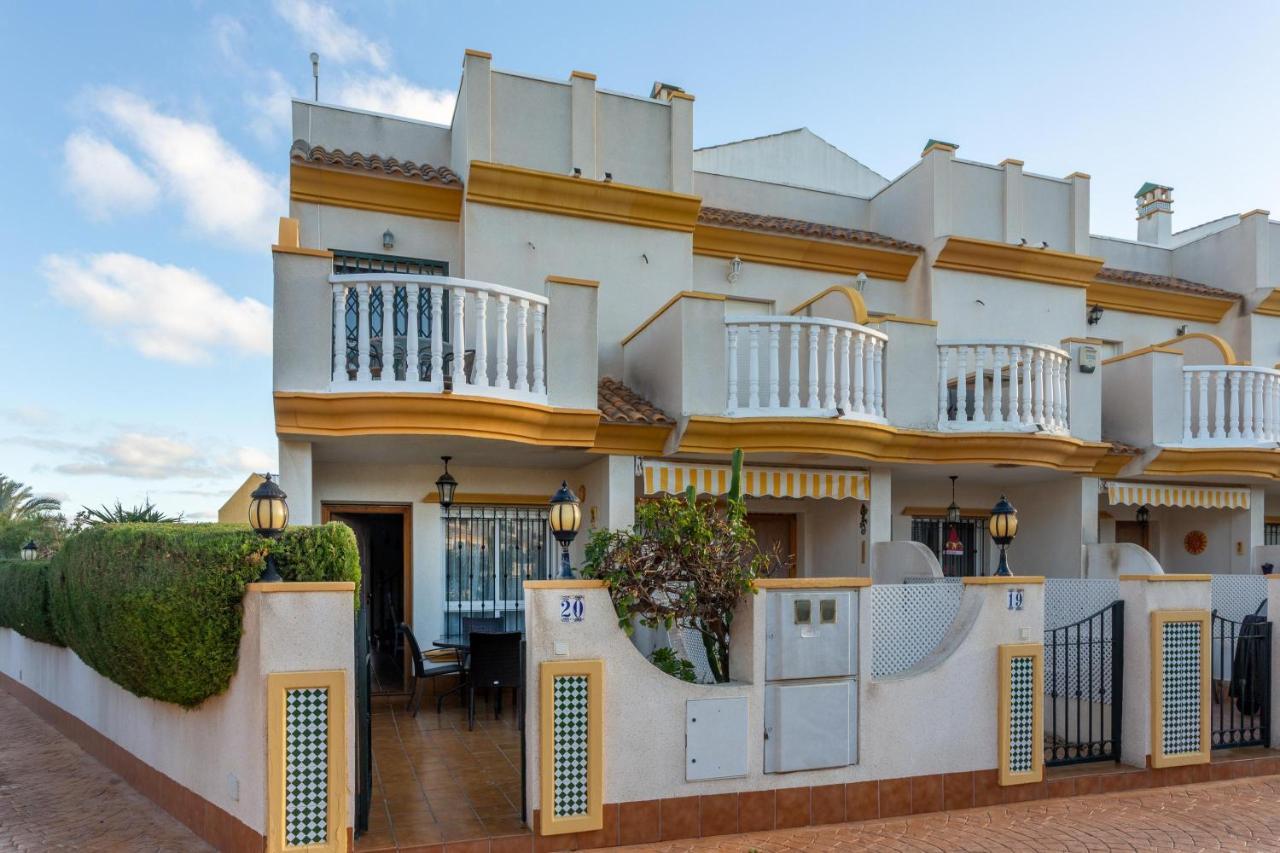 Pool-Side Townhouse In Cabo Roig Orihuela Exterior foto